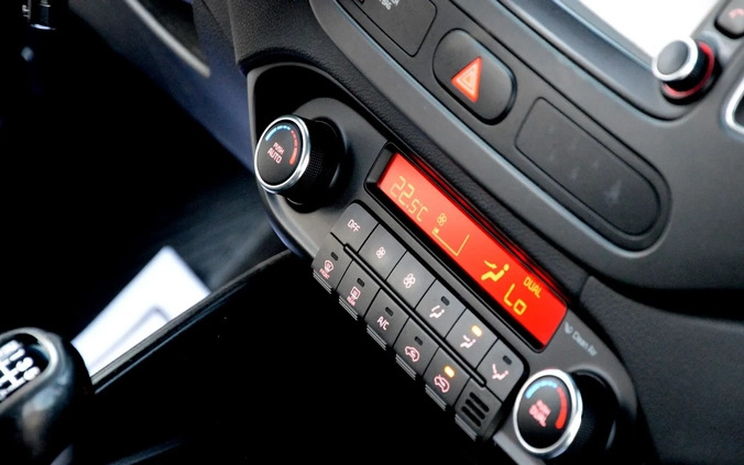 Kia Carens cena 34900 przebieg: 187500, rok produkcji 2014 z Siemianowice Śląskie małe 436